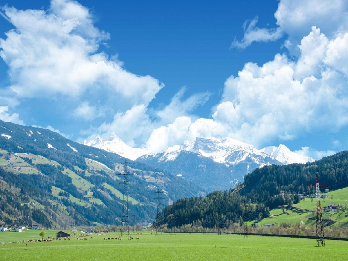 Scenic Apartment In Tirol With Garden Kaltenbach Dış mekan fotoğraf