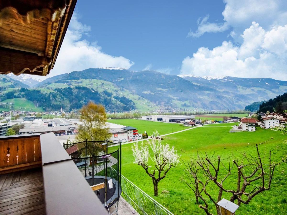 Scenic Apartment In Tirol With Garden Kaltenbach Dış mekan fotoğraf